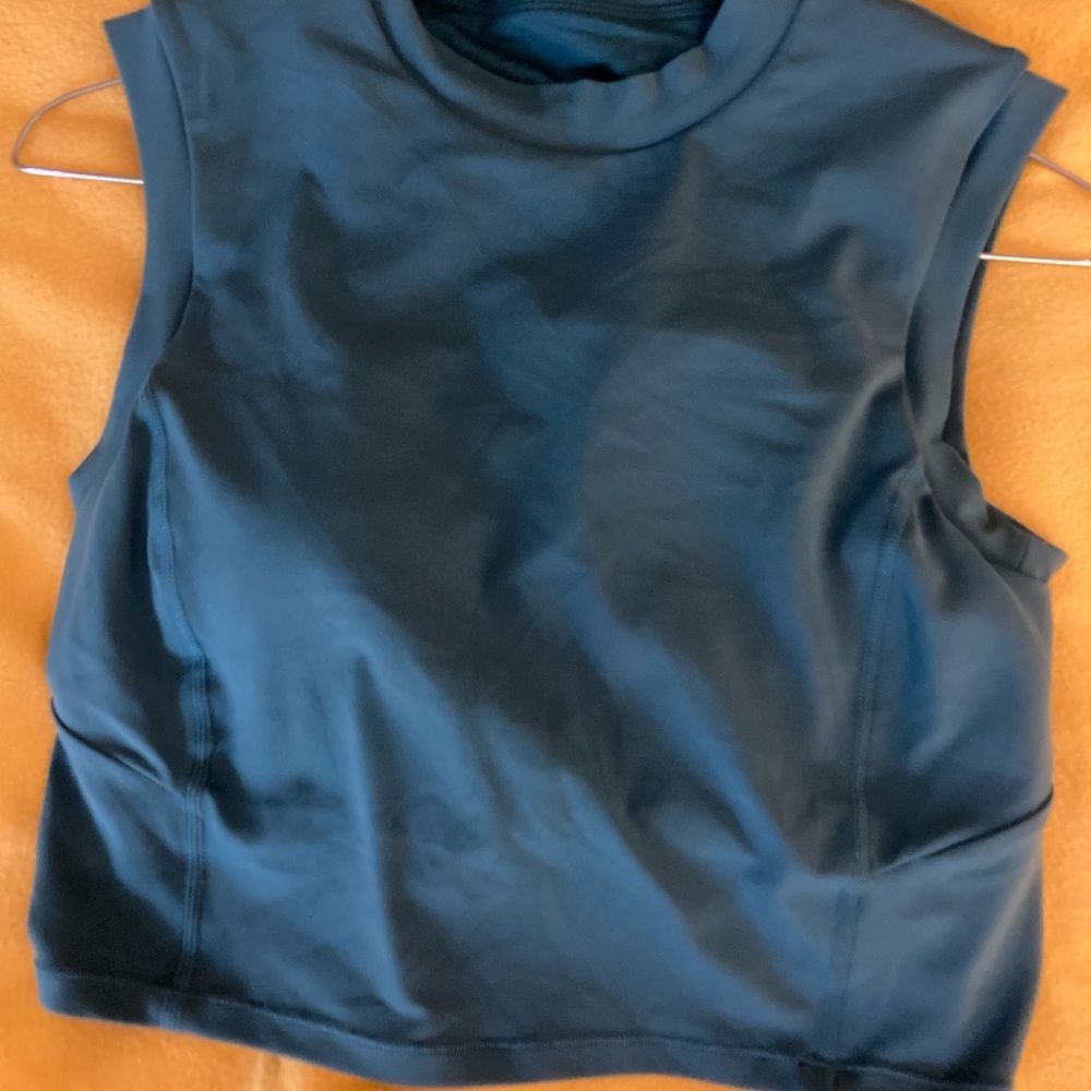 Lululemon crop tank